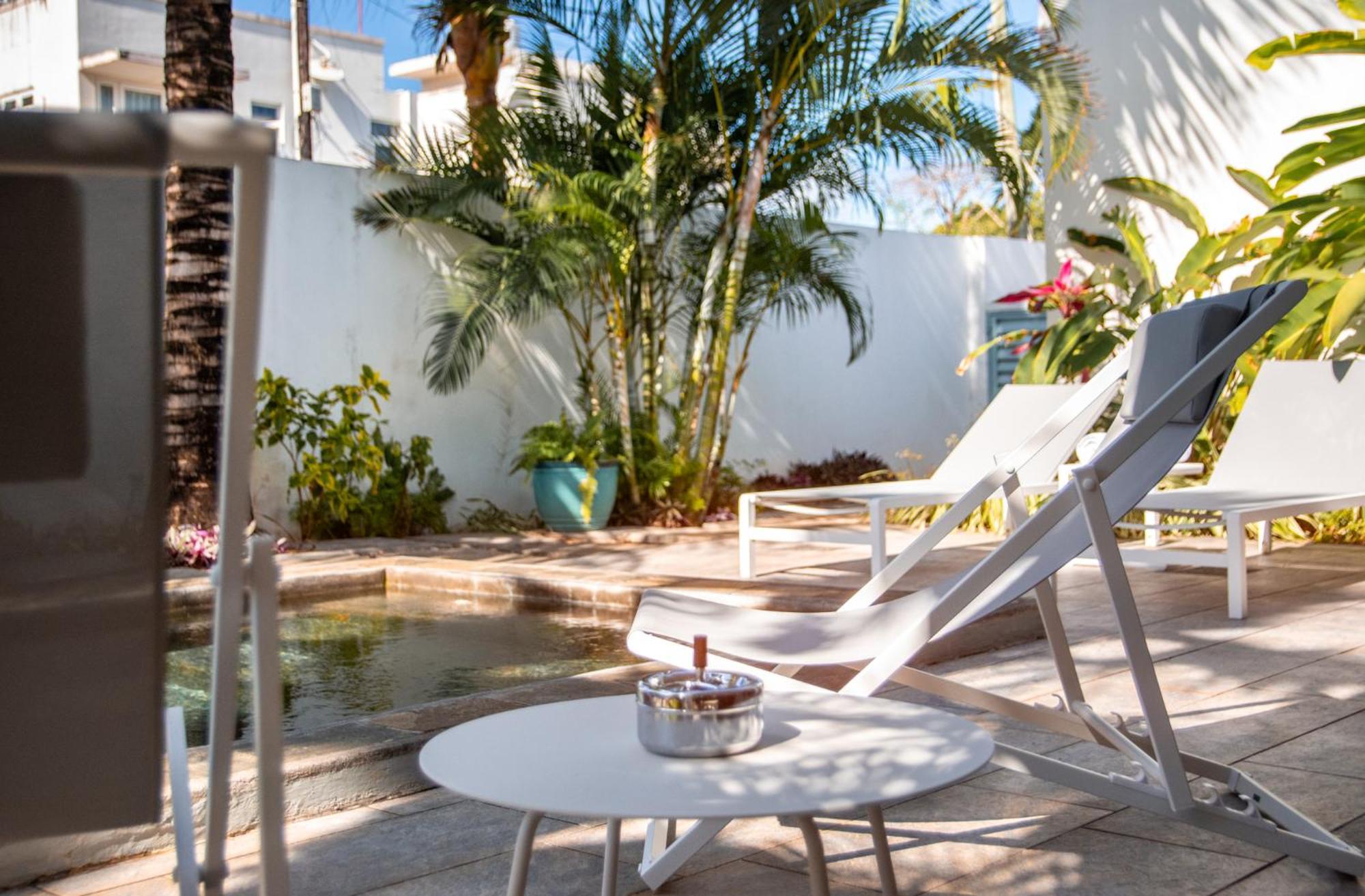 Le Mandala Moris Guesthouse Pointe Aux Canonniers Grand Baie Exterior foto